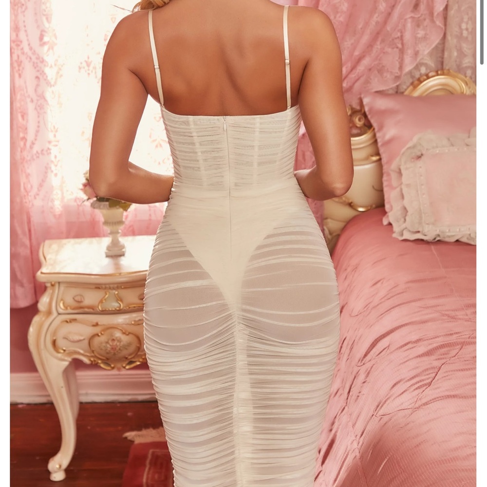 Dress - Picture 2 of 4